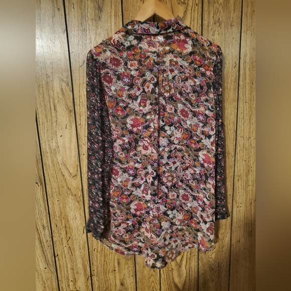 BAND OF GYPSIES Semi Sheer Floral Boho Button Down Blouse - Medium - Picture 5 of 6